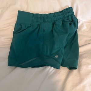 Lululemon hotty hot lined shorts 4"